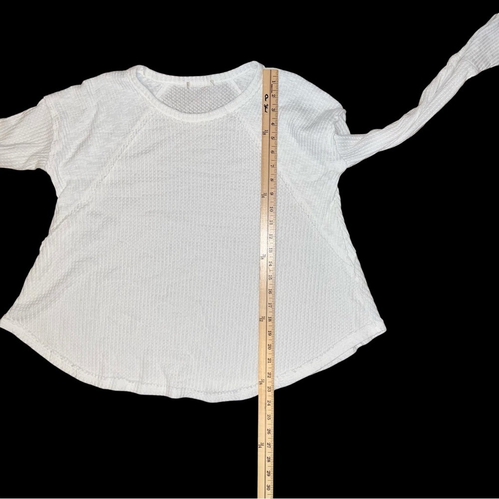 White Women's Top size medium - Picture 6 of 6